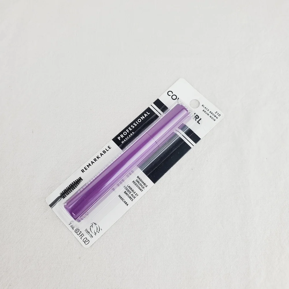 LAST ONE 🔥COVERGIRL remarkable smudge resistant mascara